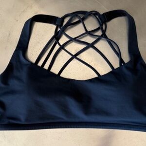 Lululemon Free to be Wild sports Bra Navy size 12